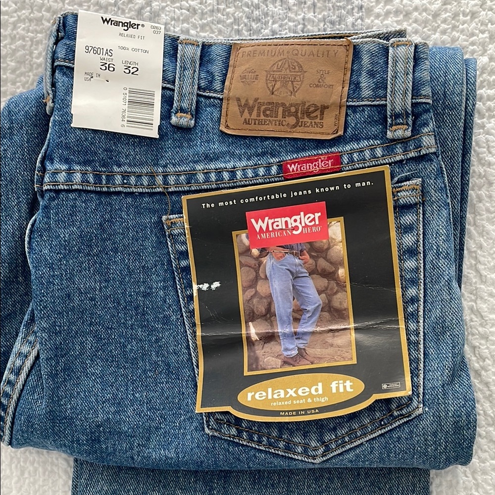 Wrangler Relaxed Fit Blue Jeans